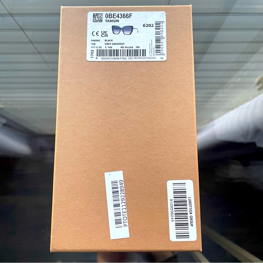 NWT Burberry Tamsin Sunglasses - Picture 12 of 14